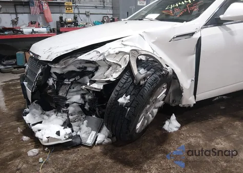 2010 Cadillac Cts Luxury z USA, uszkodzony, nr VIN 1G6DG5EG9A0150077